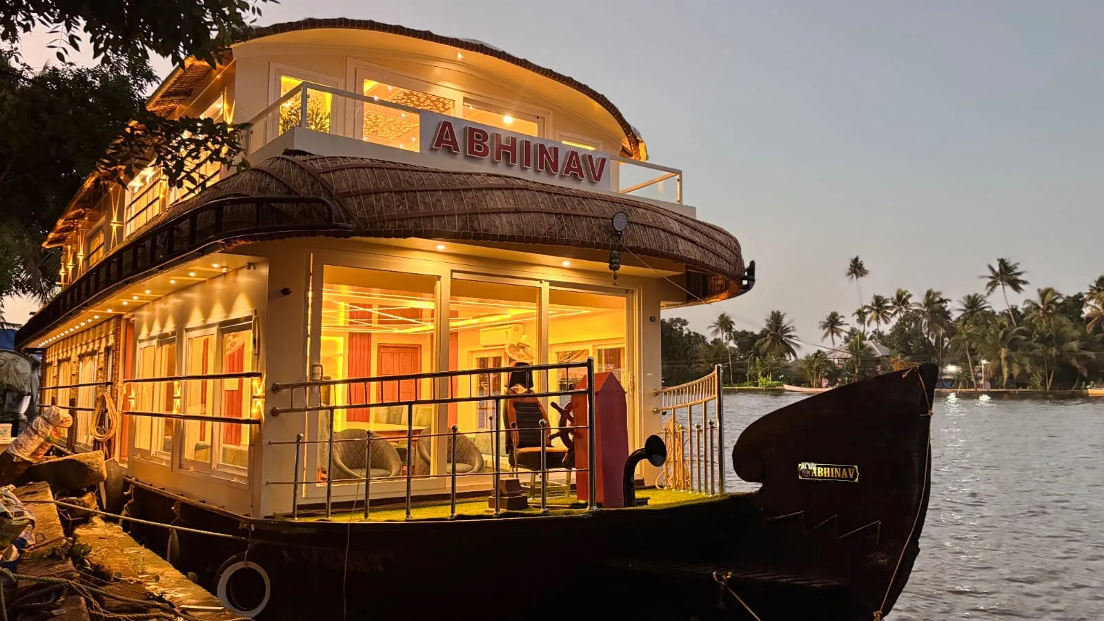 Omanakuttan Luxury 