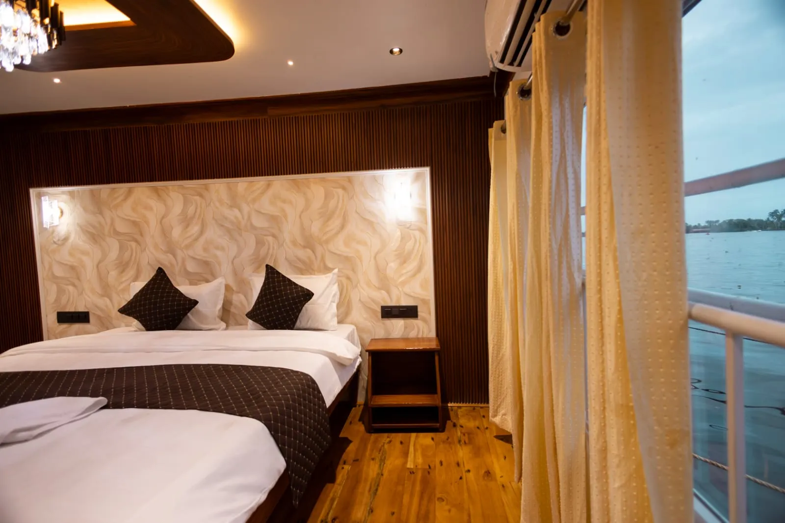 Oasis Premium 4
