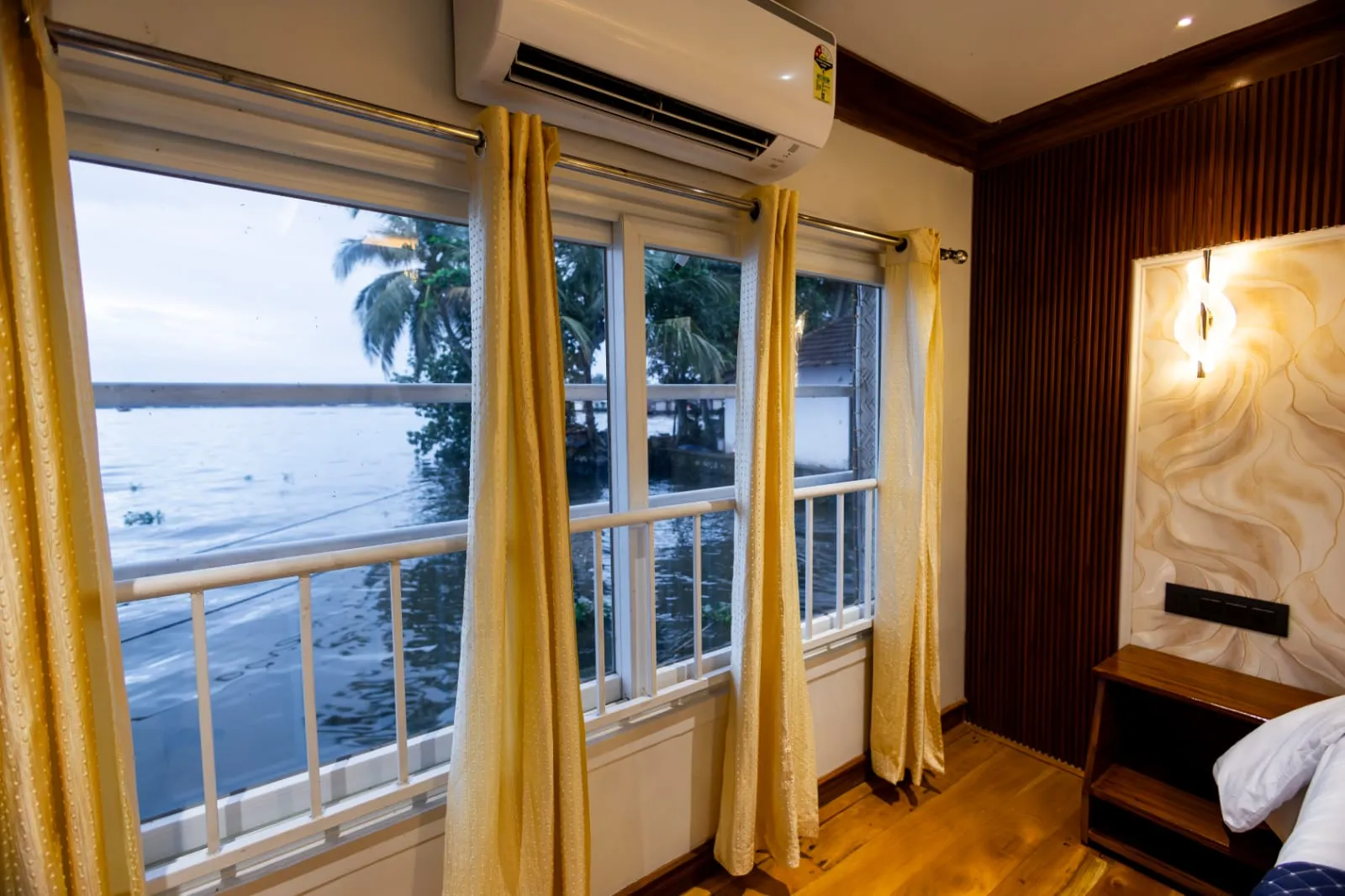 Oasis Premium 4