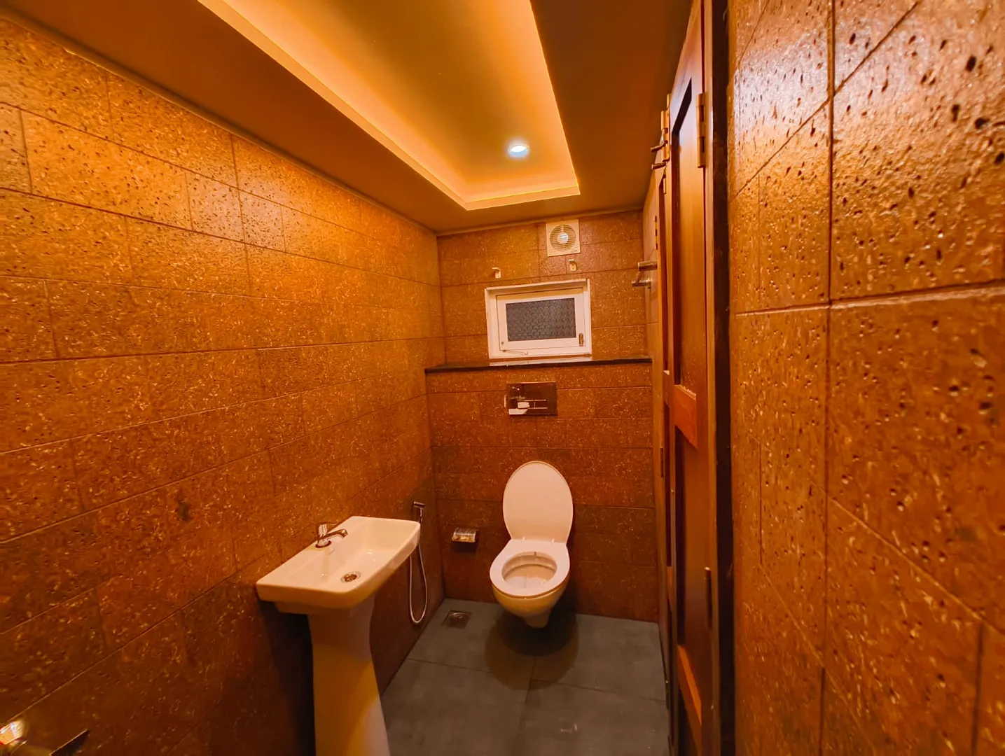Ananthu Deluxe