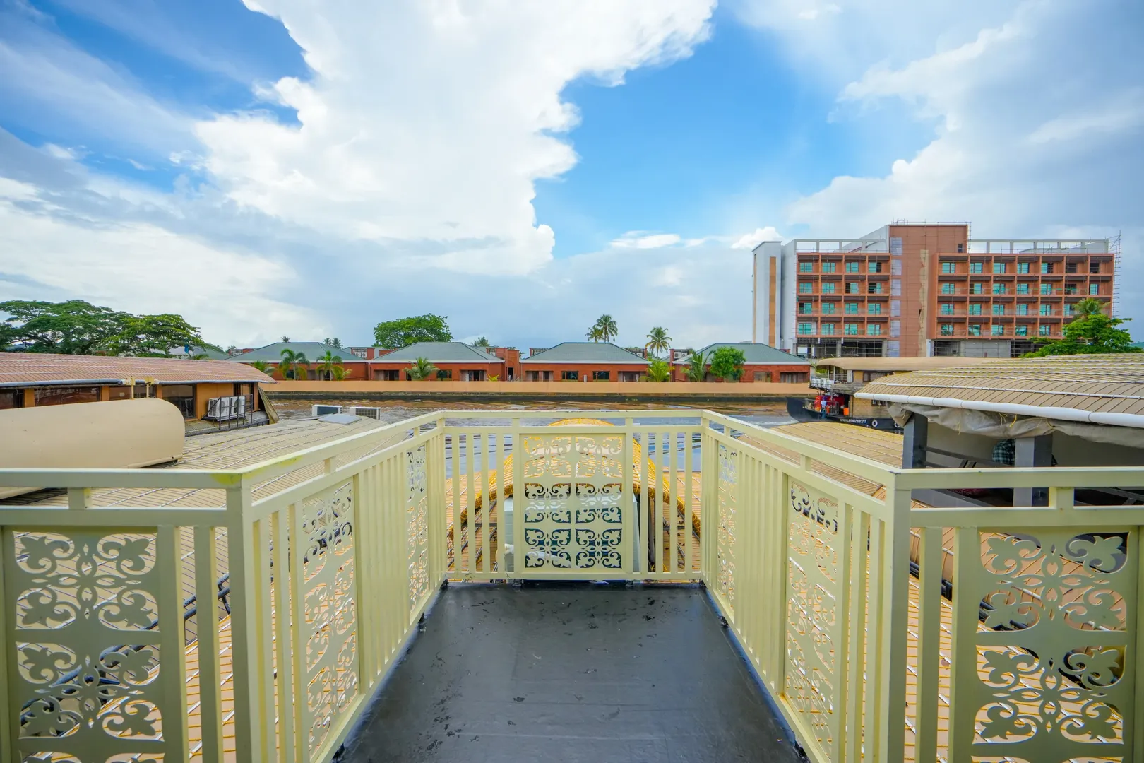 Lake Surya Premium
