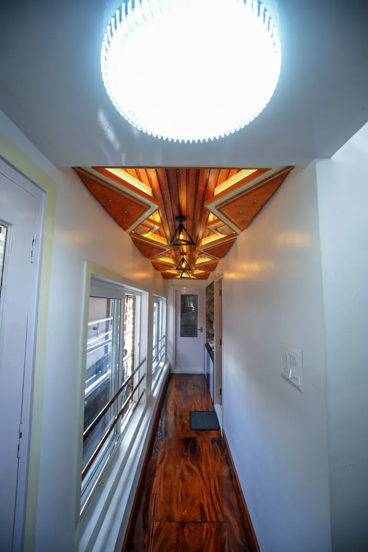 Lake Surya Luxury  - 1 Bedroom Luxury Houseboat Interior View | Kerala Houseboat Cruise | Alleppey Green Tourism