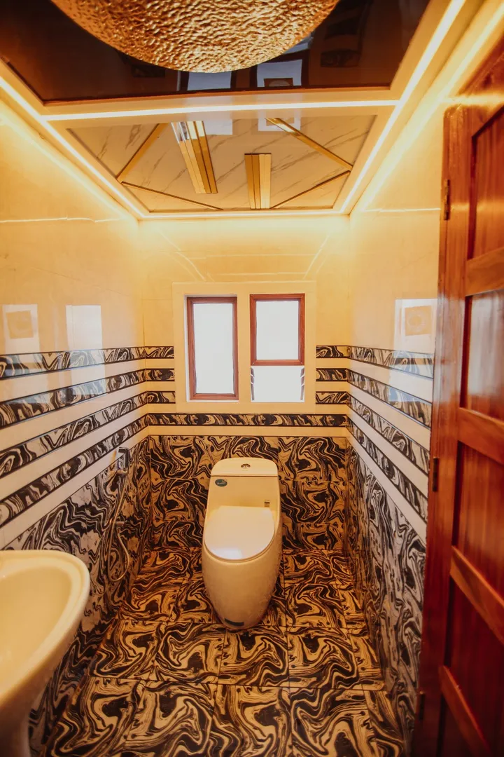 Karuthamma 5 Luxury