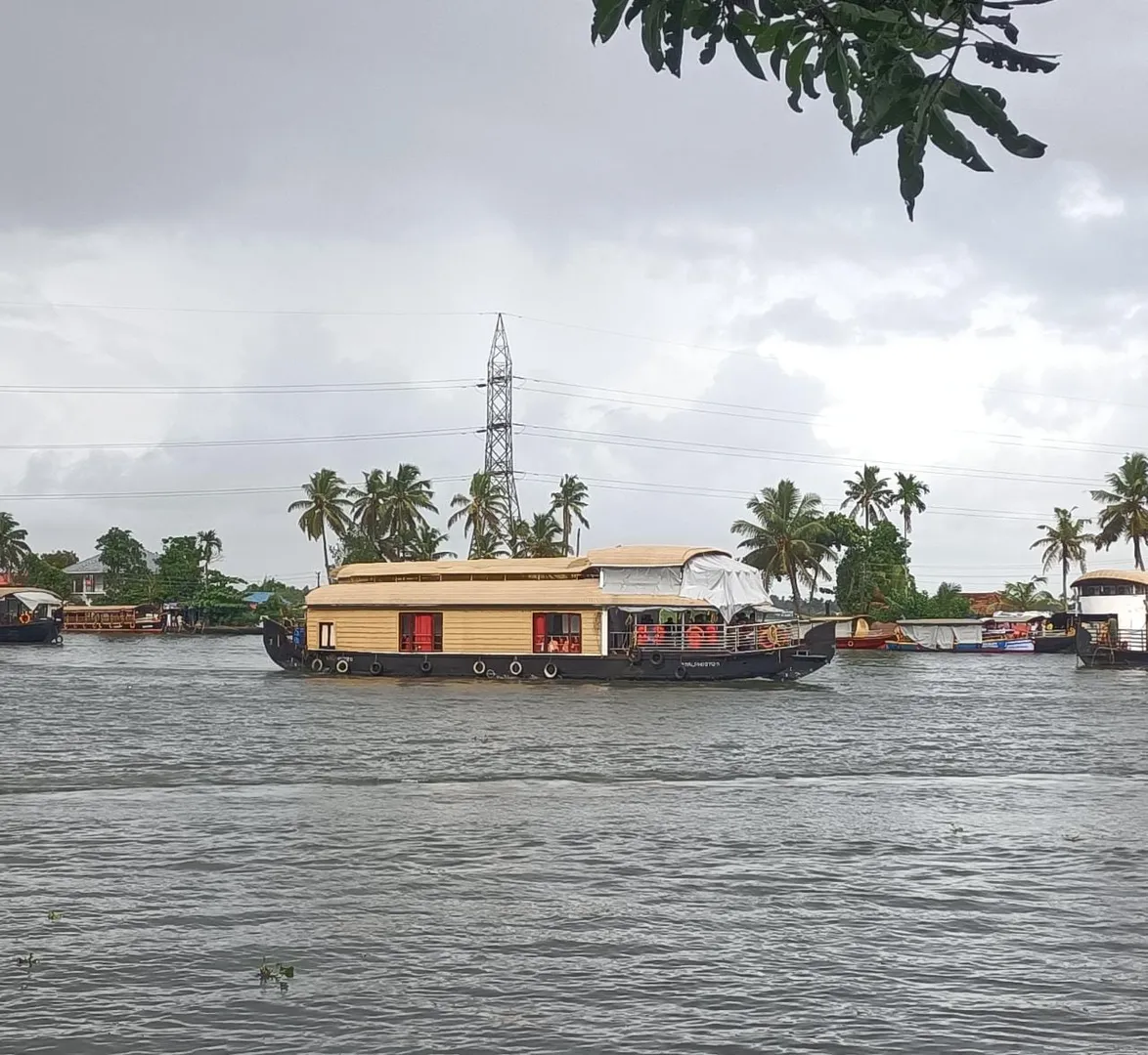 Manikandan Deluxe