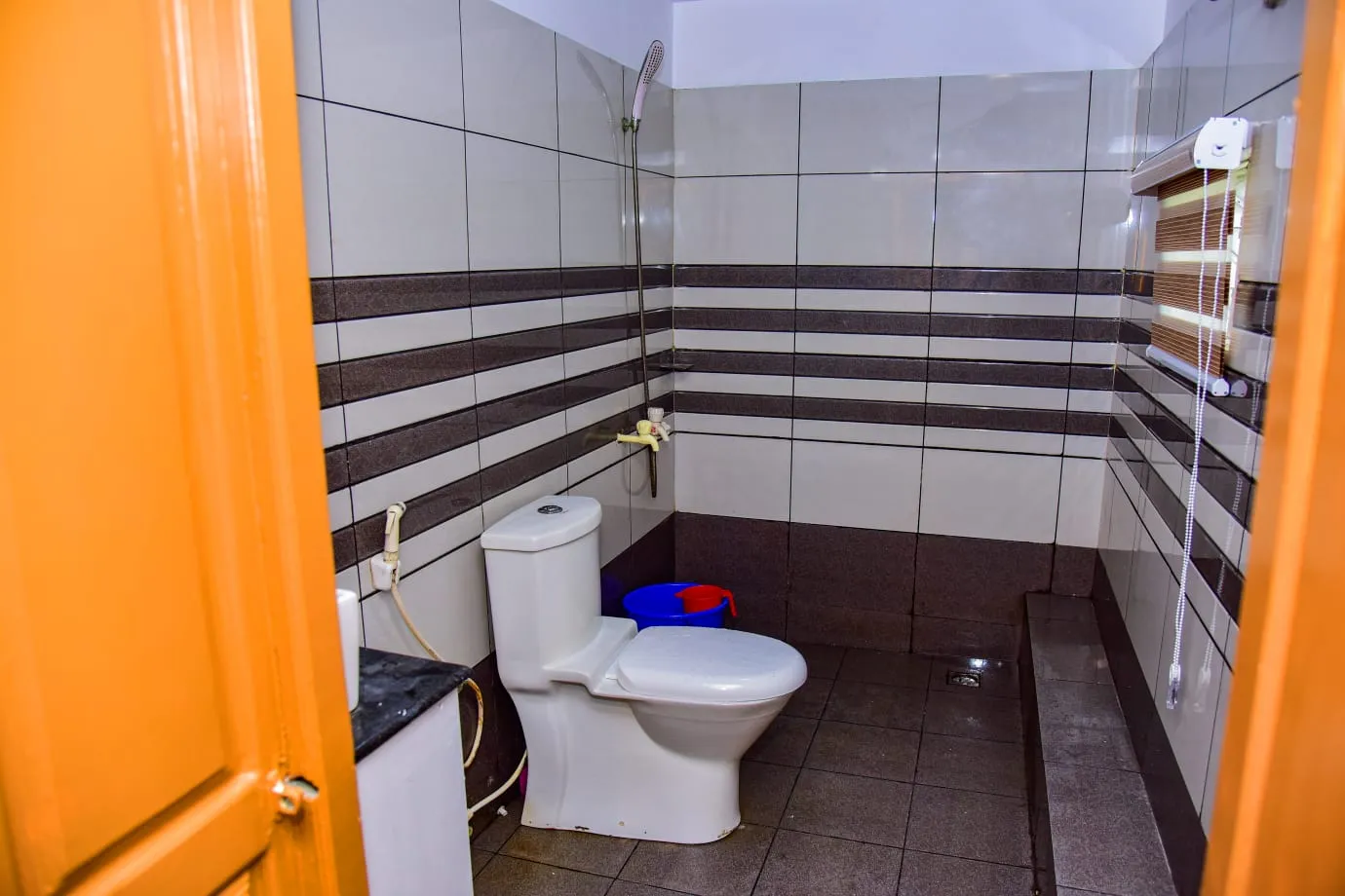 Poona Premium
