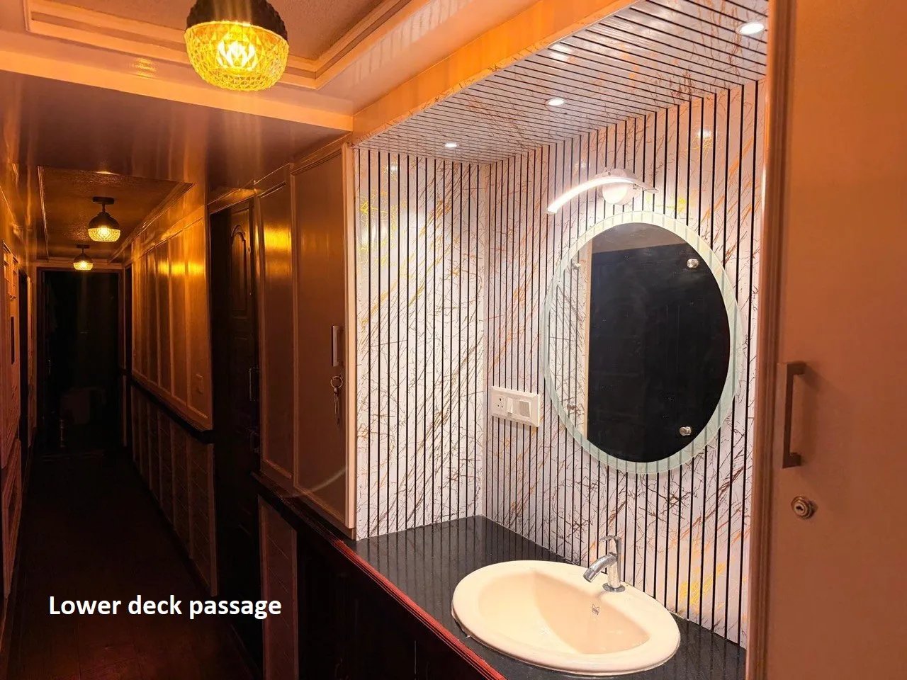 Alleppey Houseboat - Sun Waves View - Alleppey GT