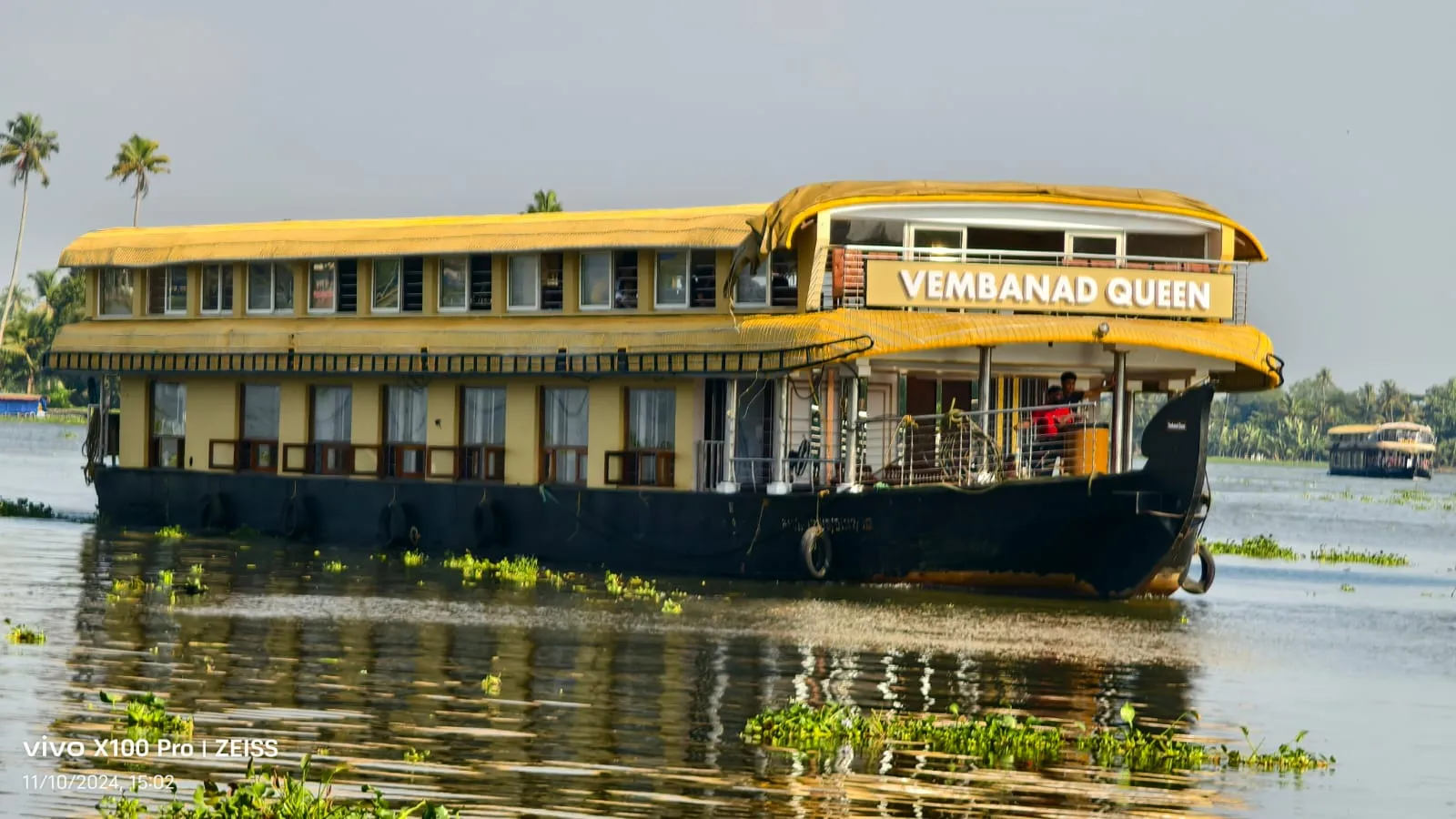 Vembanad Queen 8 Deluxe