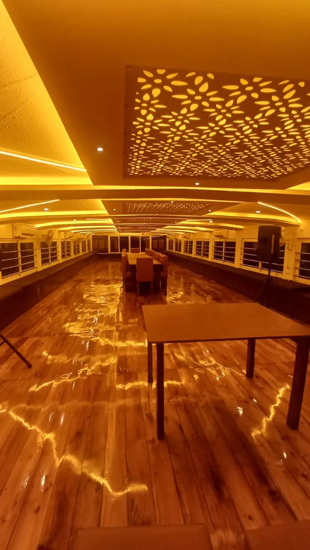 Vembanad Queen